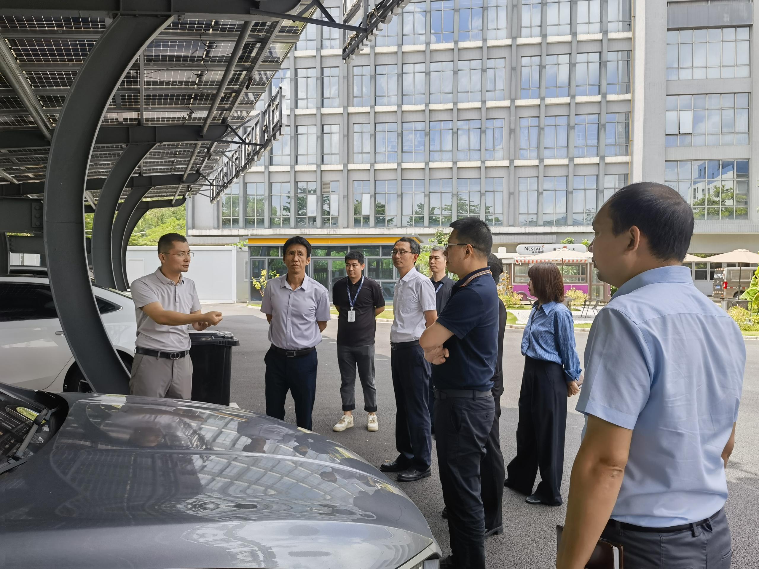 深物业集团一行莅临QG刮刮乐考察交流，共筑“绿色低碳”新篇章